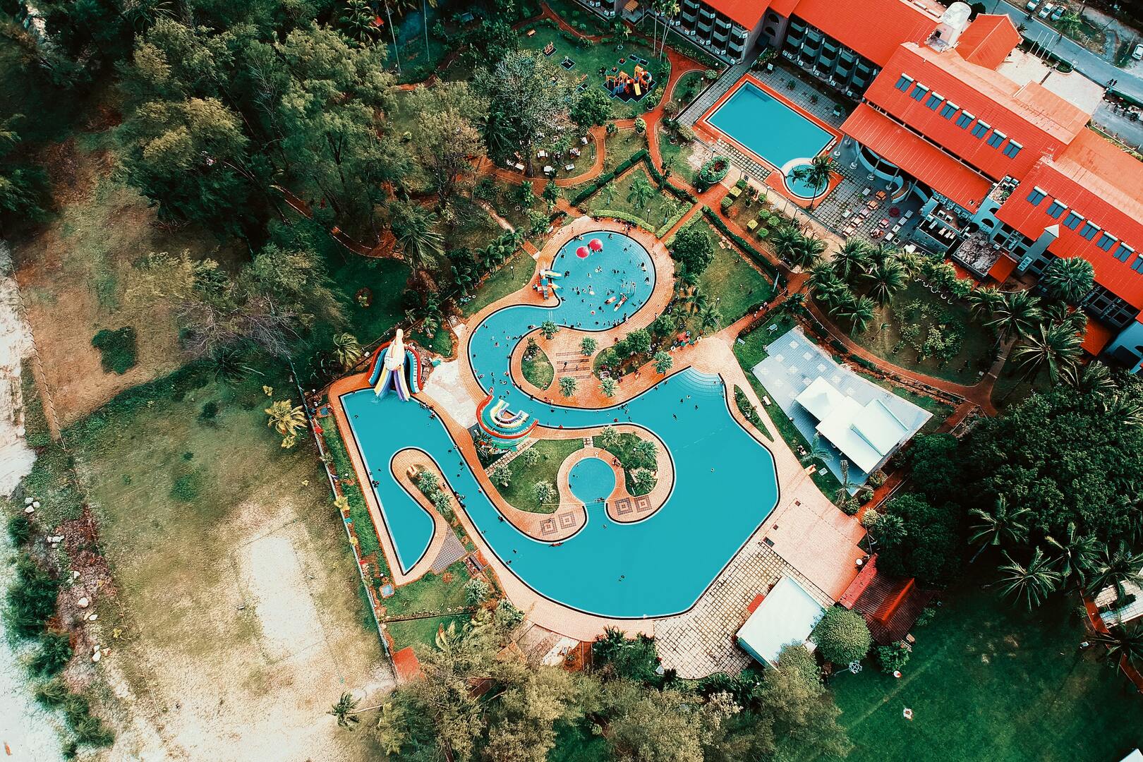 's-eye-view-aerial-photography-water-park-landscape-urban-design-leisure-1525213-pxhere.com-min