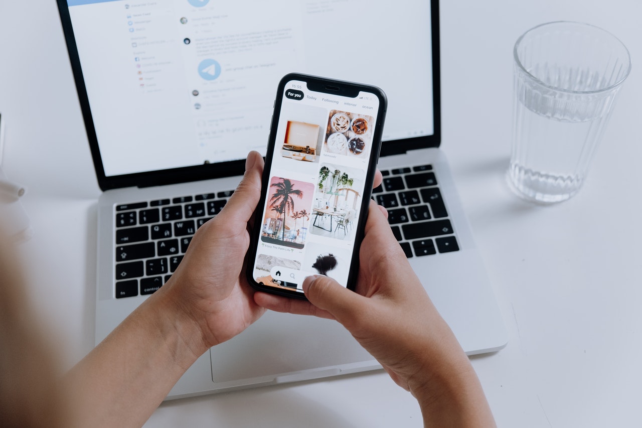 pexels-cottonbro-5077039-min