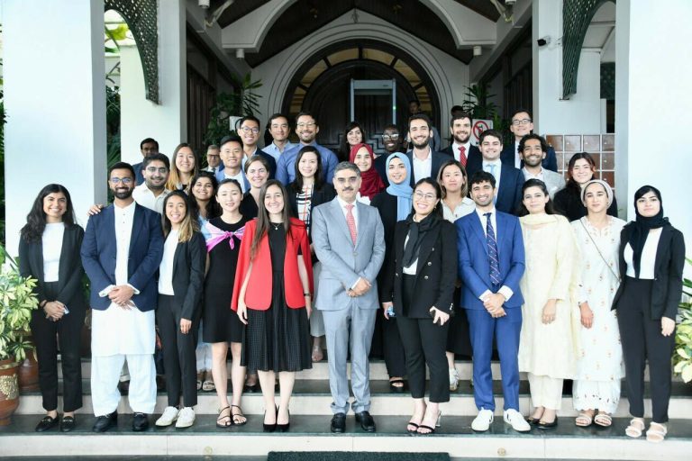 Havard varsity student delegation with Kakar