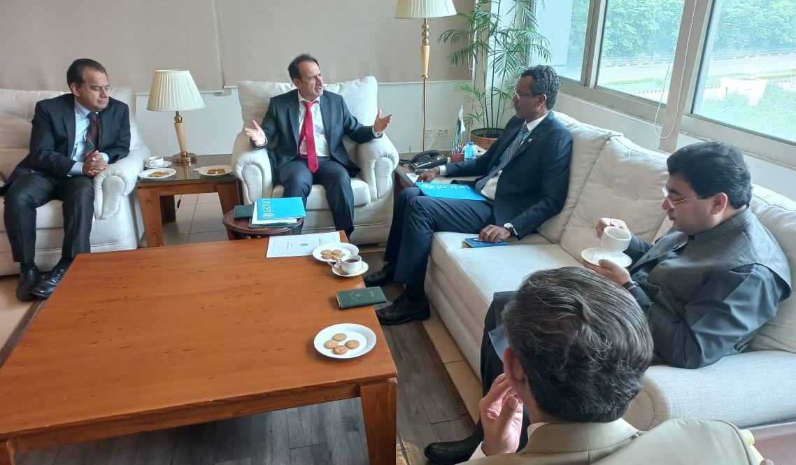 UNICEF Country Chief meets Caretaker Health Minister Nadeem Jan
