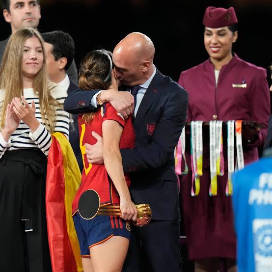 spanish football chief kiss